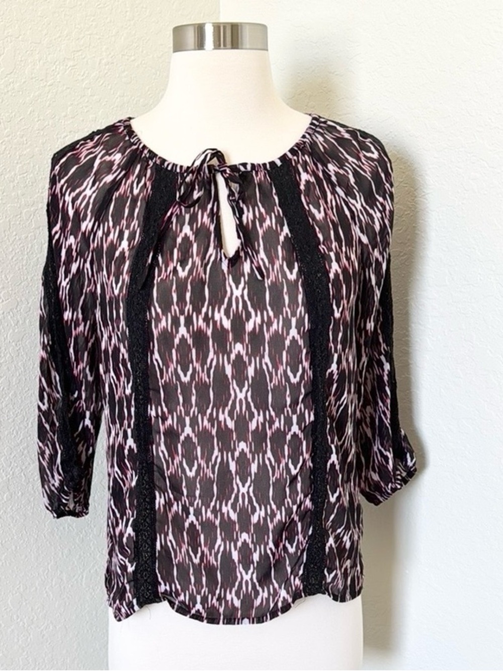 Women’s Black & Pink Printed Tie-Neck Blouse
